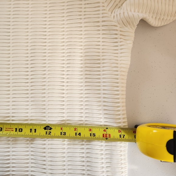 Frank Lyman Off White Textured Tunic Top 3/4 Sleeves Stretchy Dressy Size 12 - Picture 8 of 9